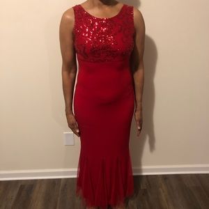 Red dress with sequins on the chest and back drop